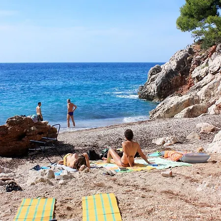 Ivan Dolac 592a * Jelsa (Hvar)